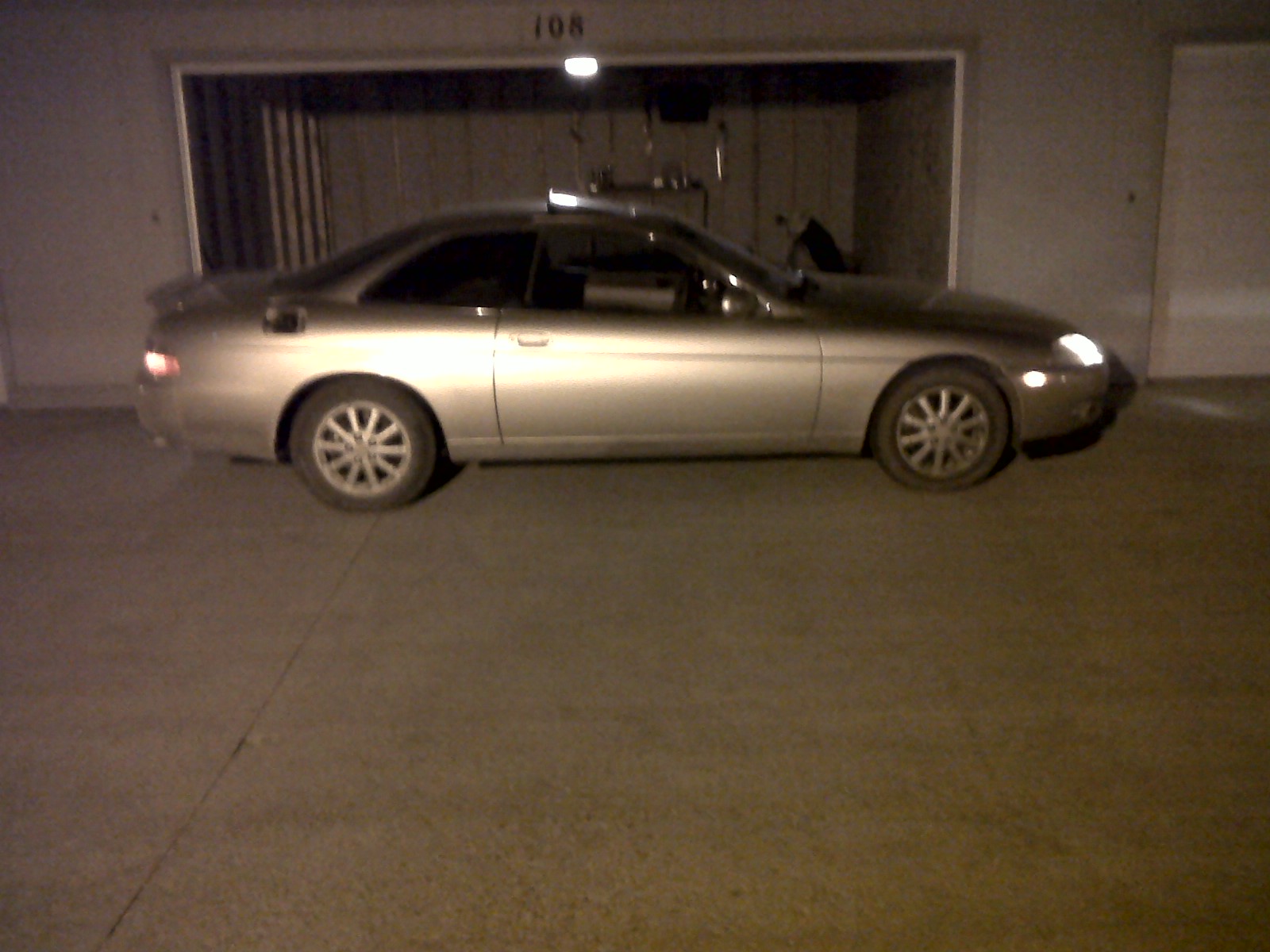 lexus1.jpg